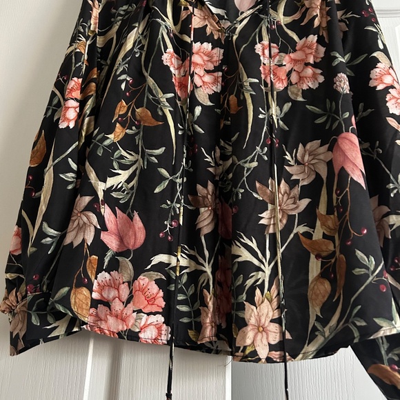 H&M popover blouse - Picture 3 of 3